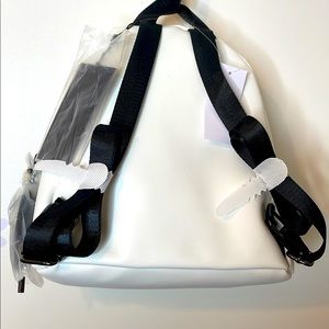 Medium backpack with logo patch